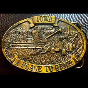 1980 Brass "Iowa A Place to Grow" Bergamot Brass Works Belt Buckle *Nice Patina*